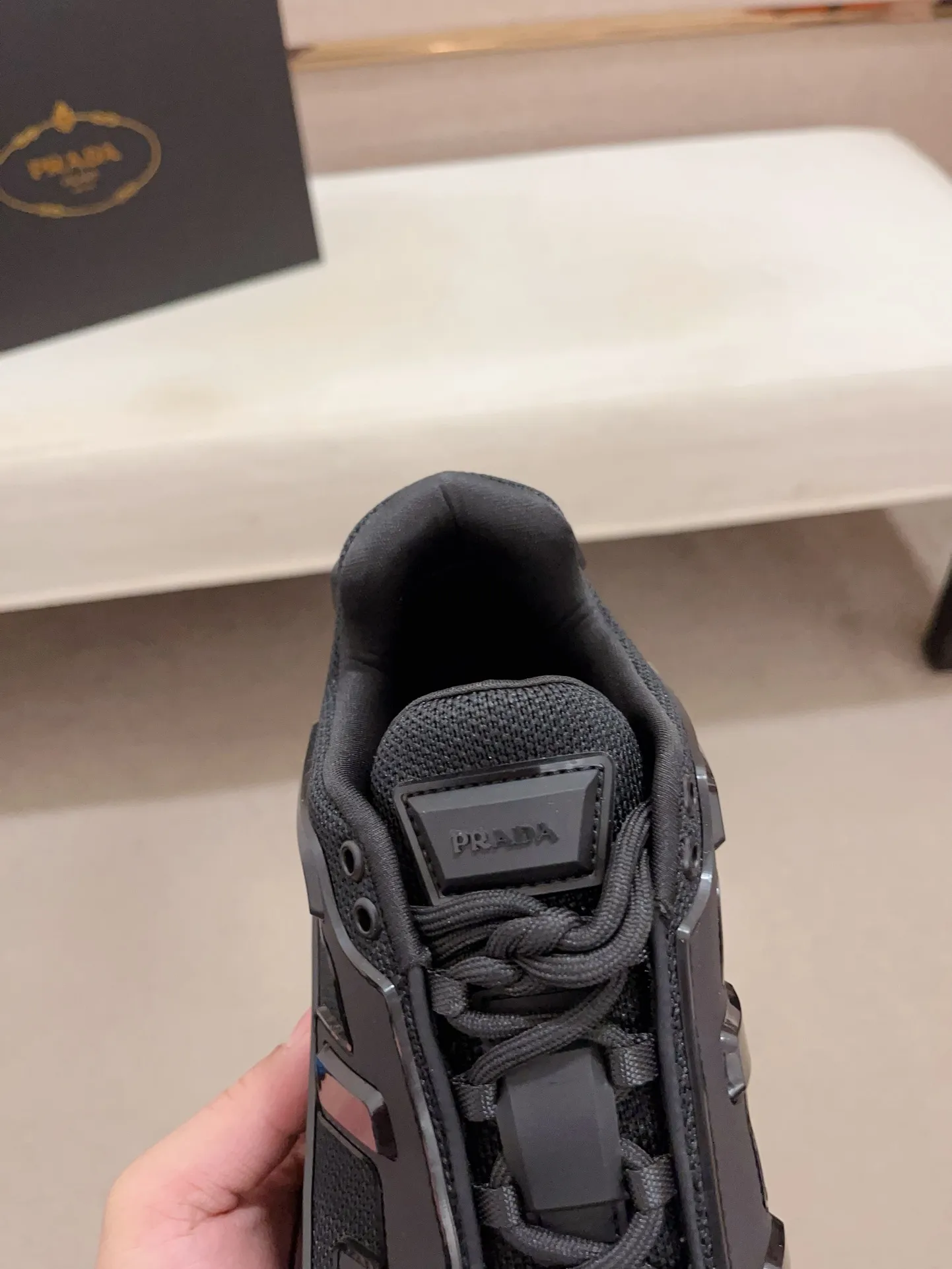 Men's Men's Shoes 💰 620💰 ✔️✔️✔️High-quality new PRADA counters are launched at the same time. The new men's shoes and 😘fabrics are selected from first-layer cowhide. Lining: imported elastic mesh➕cowhide lining. 👍🏿High-end☄️Open-molded non-slip rubber outsole, exquisite lines, simple and elegant, comfortable and high-end for leisure travel. Number of yards: 38 to 44. Can be customized for 45 non-refundable!